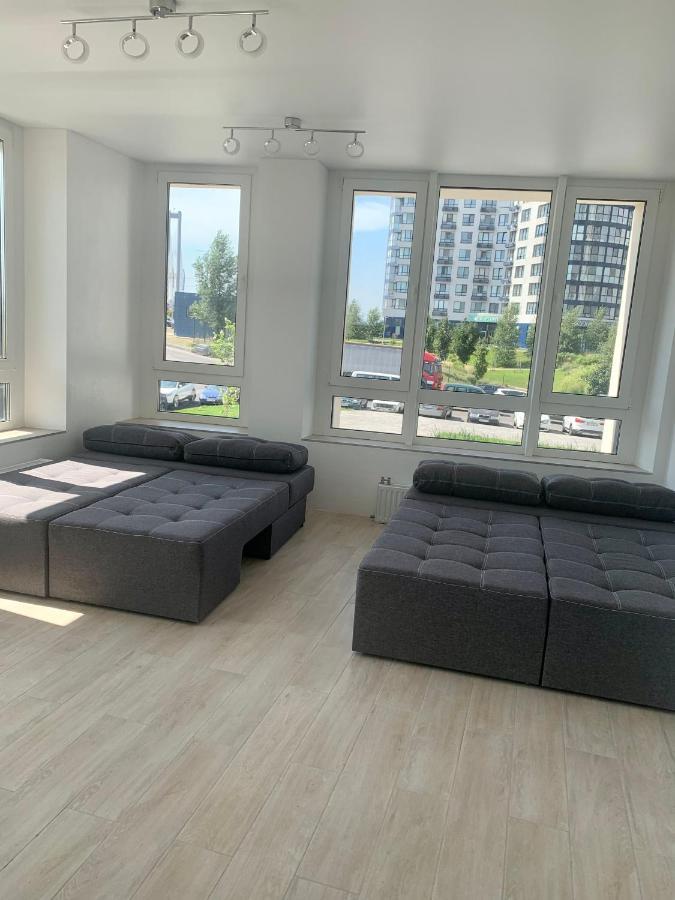New 3 Rooms Apartment Near The Metro Station Kyiv Exterior photo