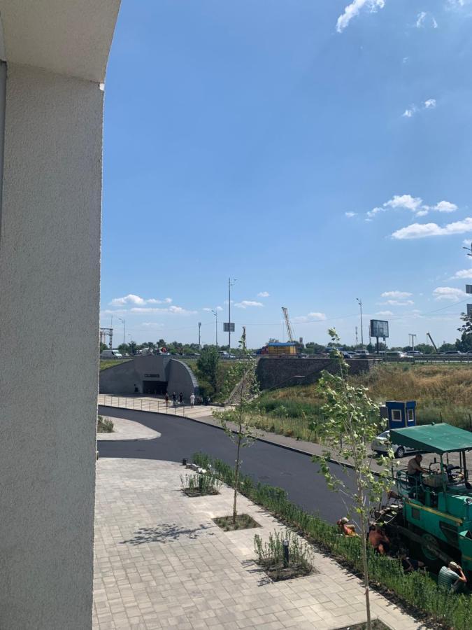 New 3 Rooms Apartment Near The Metro Station Kyiv Exterior photo
