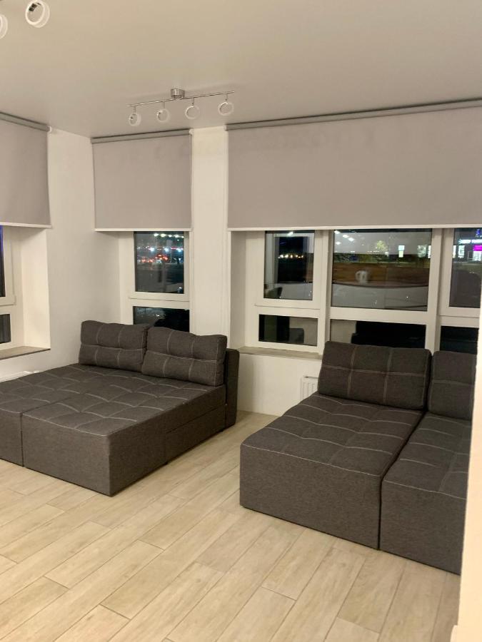 New 3 Rooms Apartment Near The Metro Station Kyiv Exterior photo